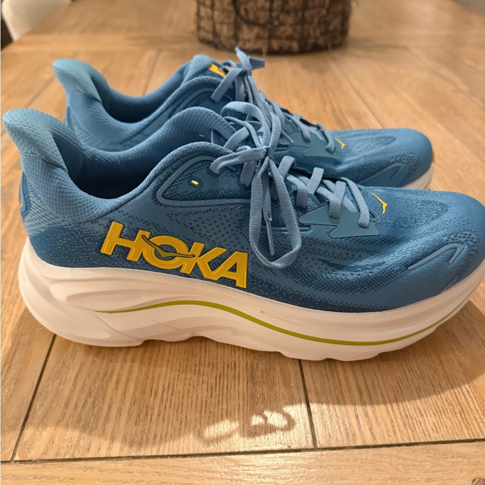 NWOT Hoka Clifton 10 Men’s Sneakers